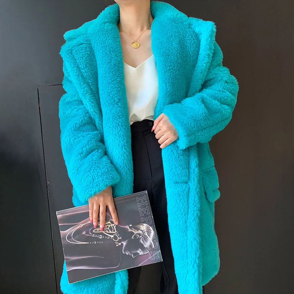 2020 New Women Fashion Real Sheep Fur Over Coat short style Girl Leisure Solid Teddy Color Wool Jacket Over Size Parkas
2020 New Women Fashion Real Sheep Fur Over Coat short style Girl Leisure Solid Teddy Color Wool Jacket Over Size Parkas