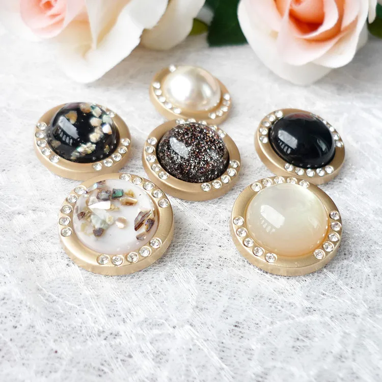 Shaped Metal Button shui zuan dai zuan kou Children Coat Windbreaker Suit Sweater Cardigan Shoes Crystal xiang zuan kou
Shaped Metal Button shui zuan dai zuan kou Children Coat Windbreaker Suit Sweater Cardigan Shoes Crystal xiang zuan kou