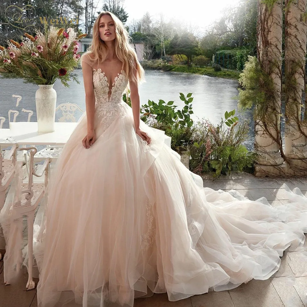 Sexy Deep V-Neck Wedding Dress Cap Short Sleeve A-Line Floor Length Lace Applique Elegant Bridal Gowns Vestidos De Novia
Sexy Deep V-Neck Wedding Dress Cap Short Sleeve A-Line Floor Length Lace Applique Elegant Bridal Gowns Vestidos De Novia