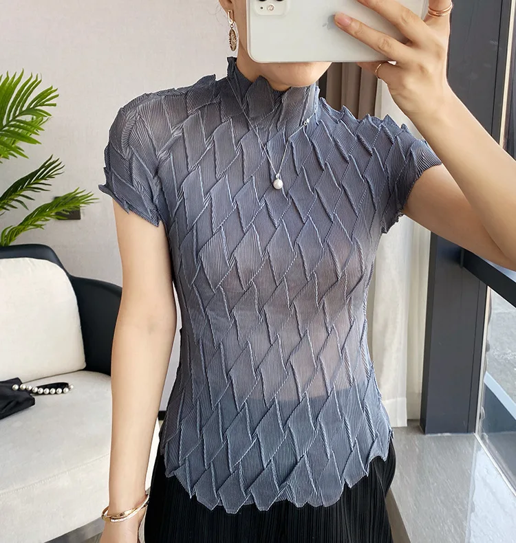 Pleated T Shirt Turtleneck Women's Short Sleeve 2021 Summer New Plaid Fold T-shirt Fashion Tide Top Clothing E403
Pleated T Shirt Turtleneck Women's Short Sleeve 2021 Summer New Plaid Fold T-shirt Fashion Tide Top Clothing E403