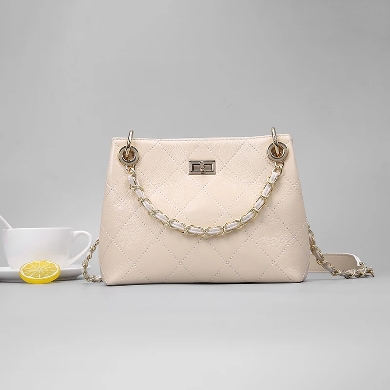 free shipping 2020 the new style fashion and causel genuine cow leather women one shoulder bag crossbody bag 2 color 23cm
free shipping 2020 the new style fashion and causel genuine cow leather women one shoulder bag crossbody bag 2 color 23cm