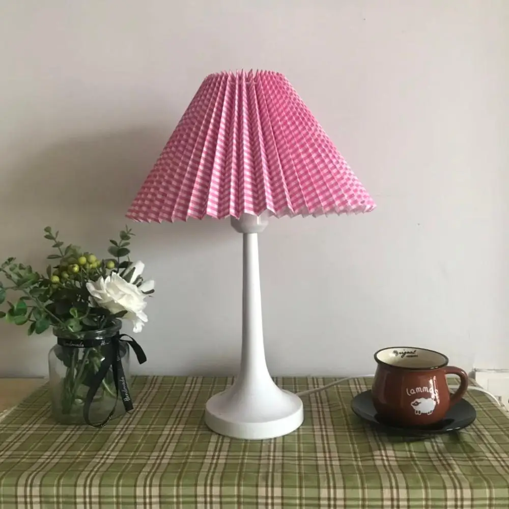Milk White Retro ceramic base Japanese open lattice series lampshade desk lamp bedroom bedside table lamp
Milk White Retro ceramic base Japanese open lattice series lampshade desk lamp bedroom bedside table lamp