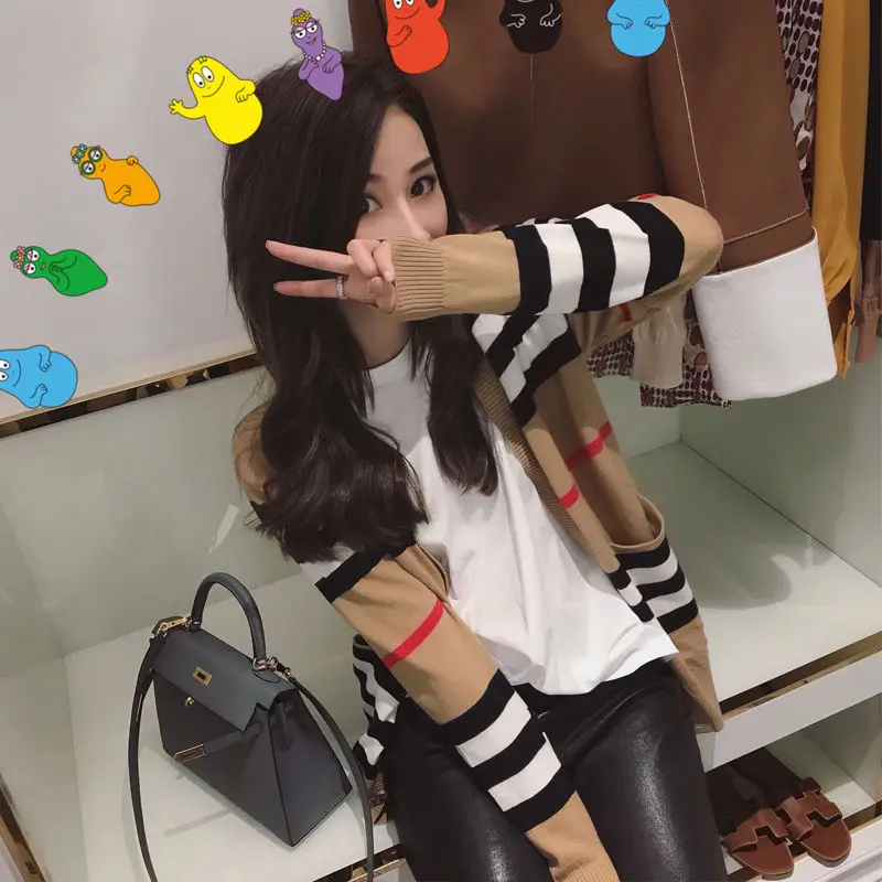 Knitted cardigan coat women's spring 2021new Korean loose and versatile sweater women's long sleeve sweater thin
Knitted cardigan coat women's spring 2021new Korean loose and versatile sweater women's long sleeve sweater thin