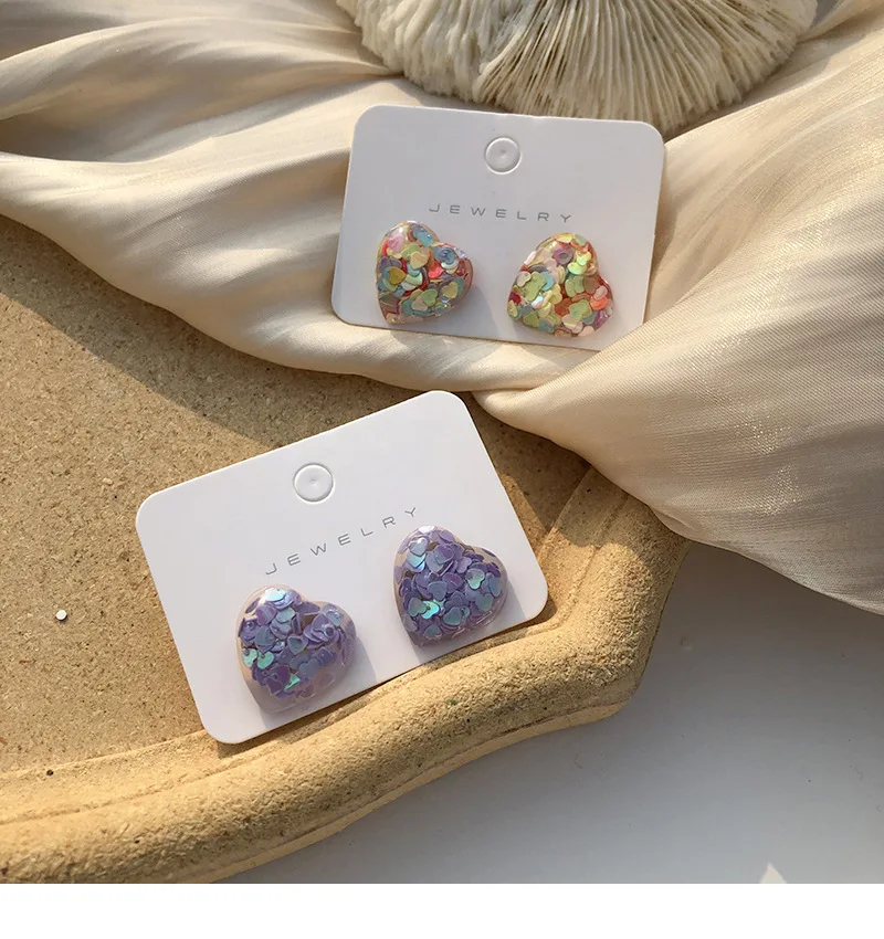 Classic Fashion Black resin Heart-shaped Stud Earrings for Woman Exquisite Korean Earrings Dress Accessories Anniversary Gifts
Classic Fashion Black resin Heart-shaped Stud Earrings for Woman Exquisite Korean Earrings Dress Accessories Anniversary Gifts