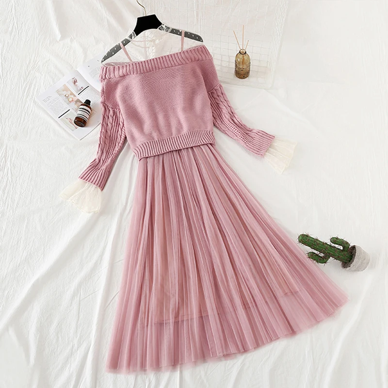 Dress women's Autumn Winter wear 2020 New One word collar Flared sleeves lace sweater mesh suspender bottom Dress two-piece
Dress women's Autumn Winter wear 2020 New One word collar Flared sleeves lace sweater mesh suspender bottom Dress two-piece