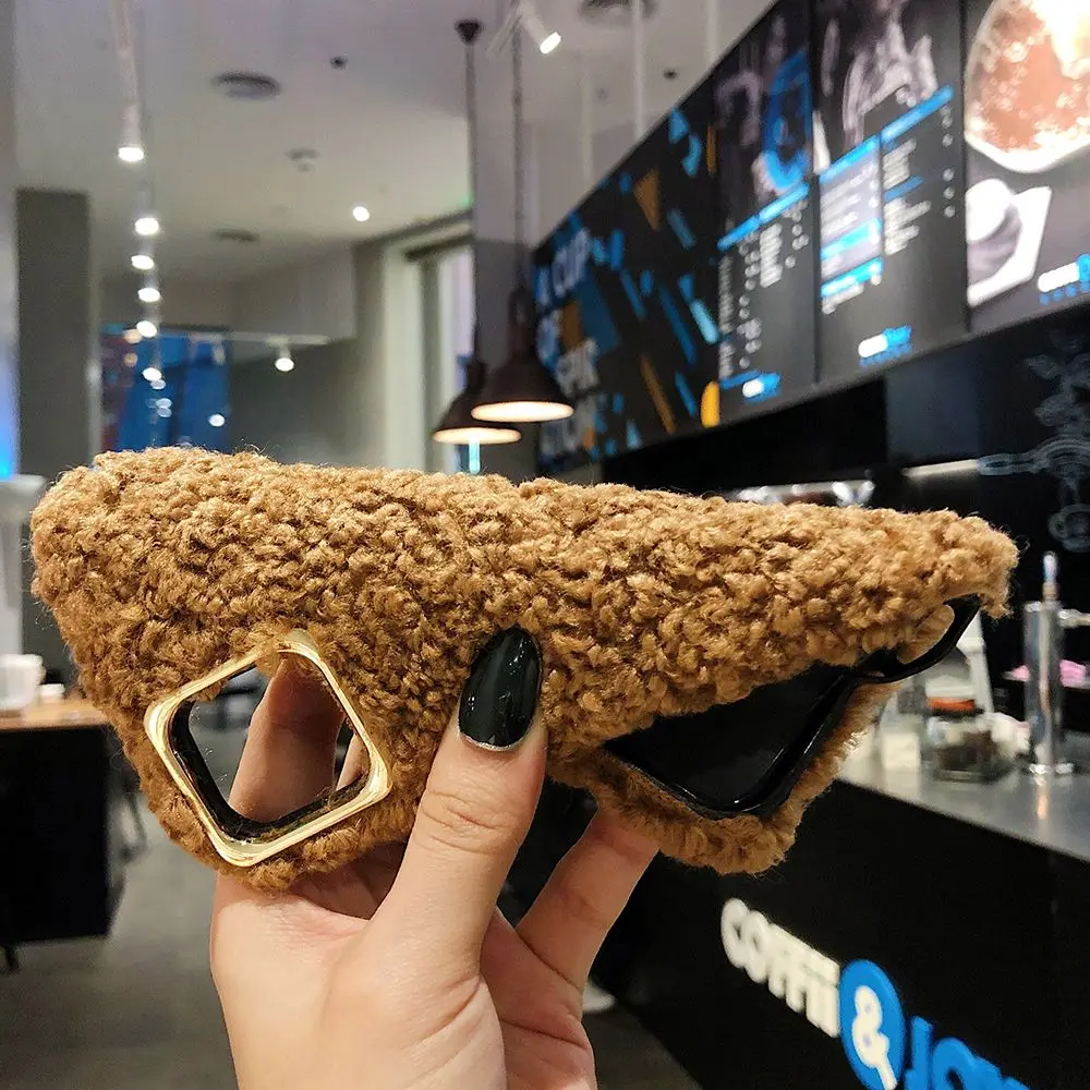 Cute Curly Fur Case for IPhone 11 Pro Max Fluffy Plush Cover Soft Silicone Shockproof Coque for Iphone 11
Cute Curly Fur Case for IPhone 11 Pro Max Fluffy Plush Cover Soft Silicone Shockproof Coque for Iphone 11