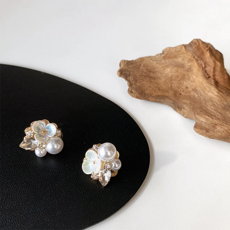 Fashion Trendy Simulated Pearl Shell Stud Earrings Flower Crystal Korea Jewelry Statement For Women Earringsargolas brinco
Fashion Trendy Simulated Pearl Shell Stud Earrings Flower Crystal Korea Jewelry Statement For Women Earringsargolas brinco