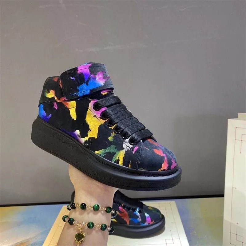 British Style Hand Drawn Doodle Couple Shoes Leather Casual Brand Men's Shoes Designer Flat Women's Shoes 34-46 Men's Sneakers
British Style Hand Drawn Doodle Couple Shoes Leather Casual Brand Men's Shoes Designer Flat Women's Shoes 34-46 Men's Sneakers
