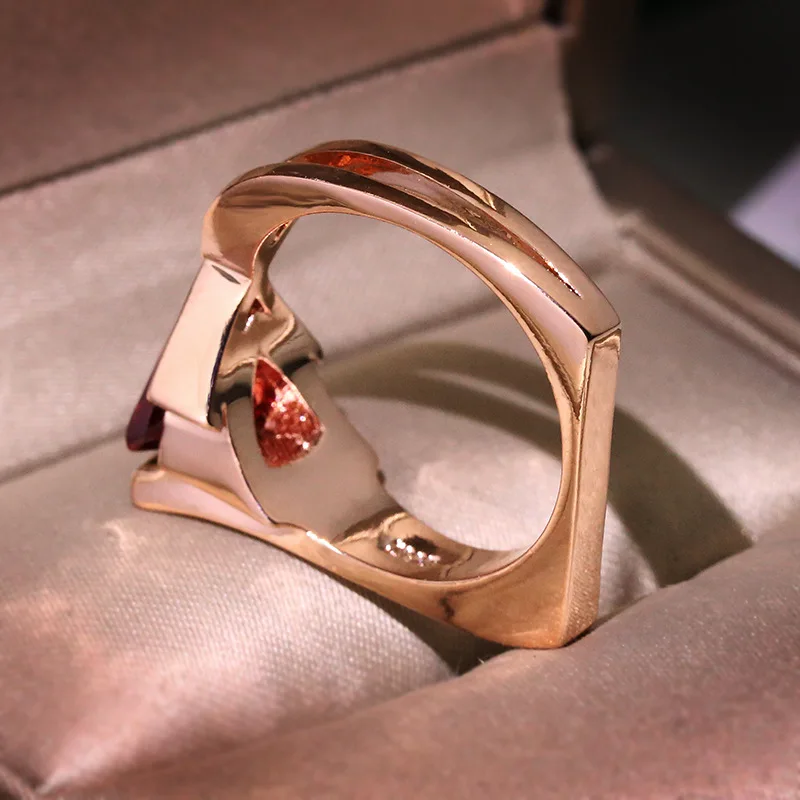 2021 new trend New Hot Sale Geometric Irregular Gold Ring for Women Fashion Red Stone Inlaid Ring Wedding Jewelry Accessories
2021 new trend New Hot Sale Geometric Irregular Gold Ring for Women Fashion Red Stone Inlaid Ring Wedding Jewelry Accessories