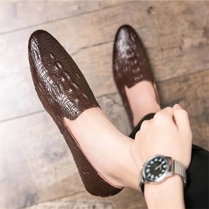 New Men Shoes Leather crocodile Casual Loafers Men Moccasins Shoes Slip-on Soft Flats Footwear Lightweight Driving Shoes 2019
New Men Shoes Leather crocodile Casual Loafers Men Moccasins Shoes Slip-on Soft Flats Footwear Lightweight Driving Shoes 2019