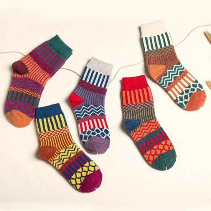 Популярные женские Новые Цветные Носки с рисунком вертикальные полосатые волнистые узорные зимние рождественские Смешные плотные теплые ...
Популярные женские Новые Цветные Носки с рисунком вертикальные полосатые волнистые узорные зимние рождественские Смешные плотные теплые ...