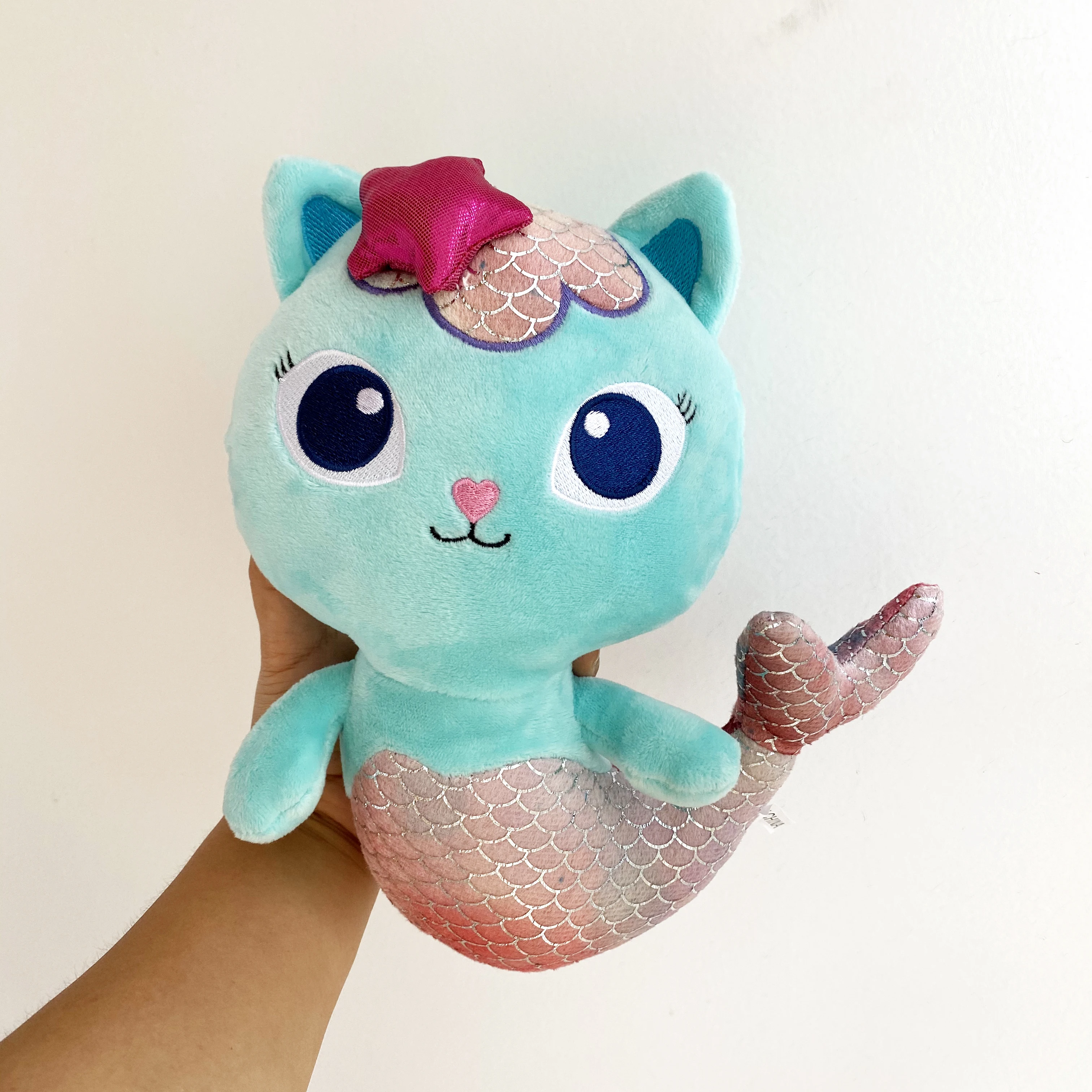 Игрушка для кукольного домика Gabby, 26 см, плюшевая кукла, Мультяшные кошки, мягкие игрушки, милые животные, Русалка, плюшевая кукла для детей, п...
Игрушка для кукольного домика Gabby, 26 см, плюшевая кукла, Мультяшные кошки, мягкие игрушки, милые животные, Русалка, плюшевая кукла для детей, п...