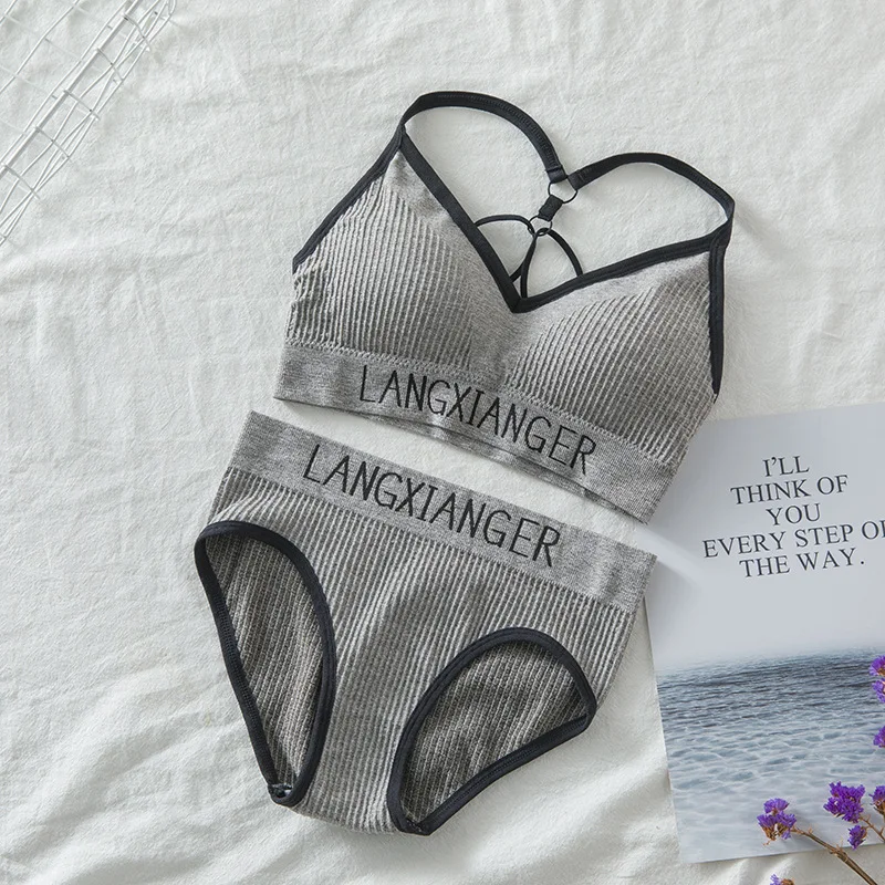 Soft Crop Tops Seamless Underwear Push Up Gather Brassiere and Panties Set Bralette Wireless Sexy Lace Y-line Straps Bra Set
Soft Crop Tops Seamless Underwear Push Up Gather Brassiere and Panties Set Bralette Wireless Sexy Lace Y-line Straps Bra Set