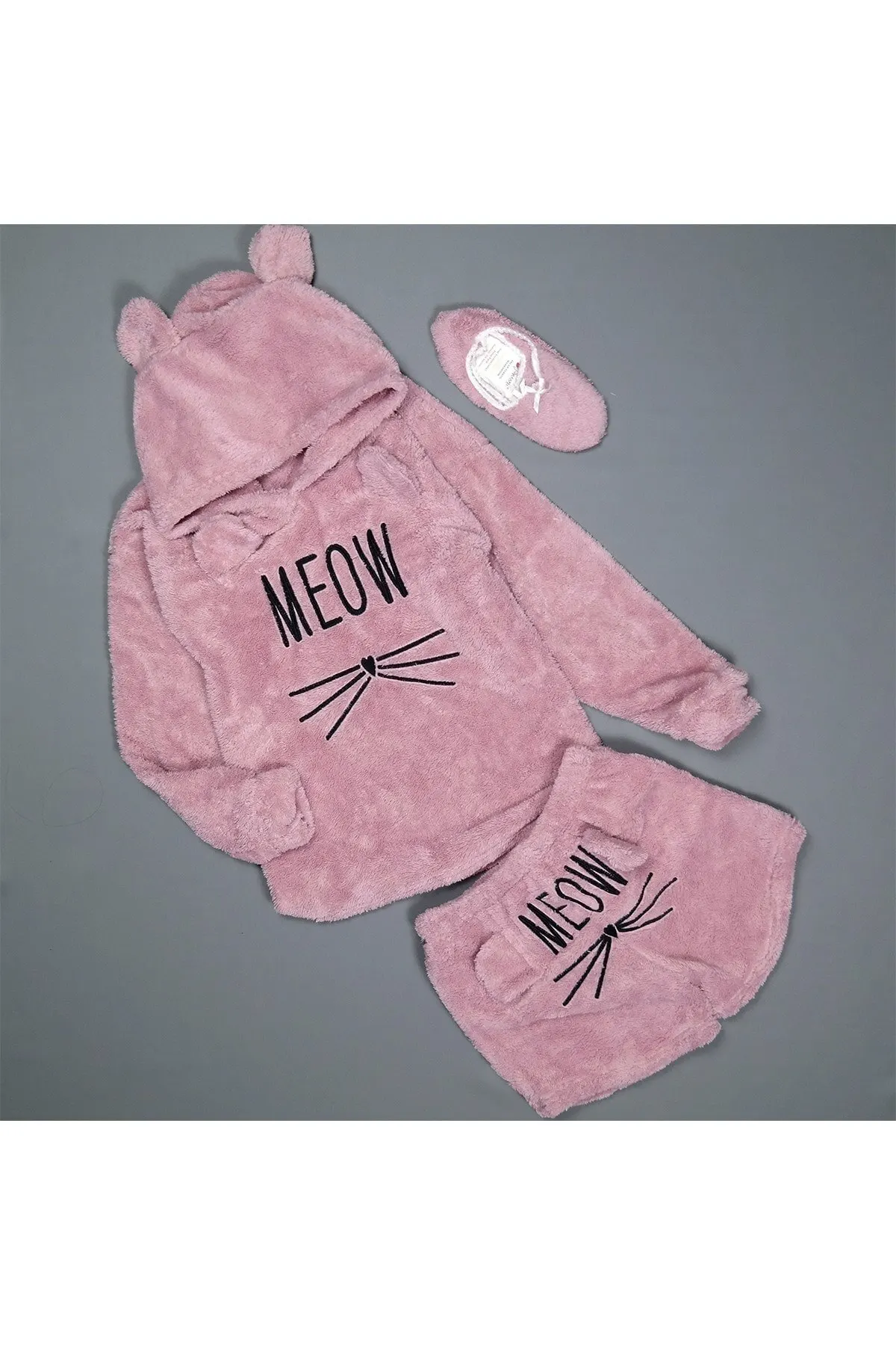 Женский пижамный комплект из шорт с принтом «Мяу»
Женский пижамный комплект из шорт с принтом «Мяу»