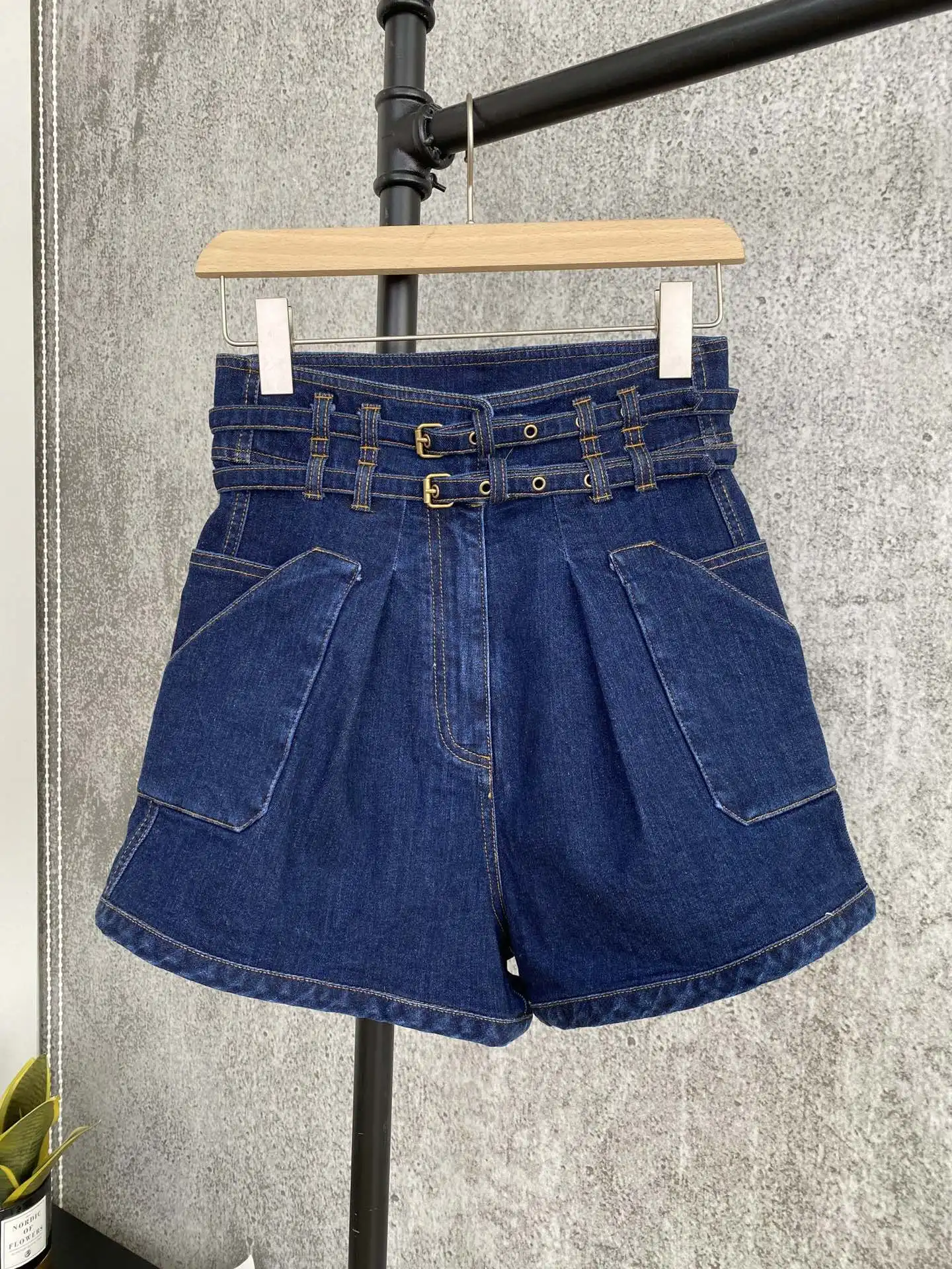 New 2021 Summer Women High Waist Denim Short Pants For Female Gndz 2.27
New 2021 Summer Women High Waist Denim Short Pants For Female Gndz 2.27