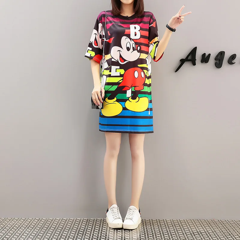 Женская свободная футболка с коротким рукавом, круглым вырезом и принтом
Женская свободная футболка с коротким рукавом, круглым вырезом и принтом