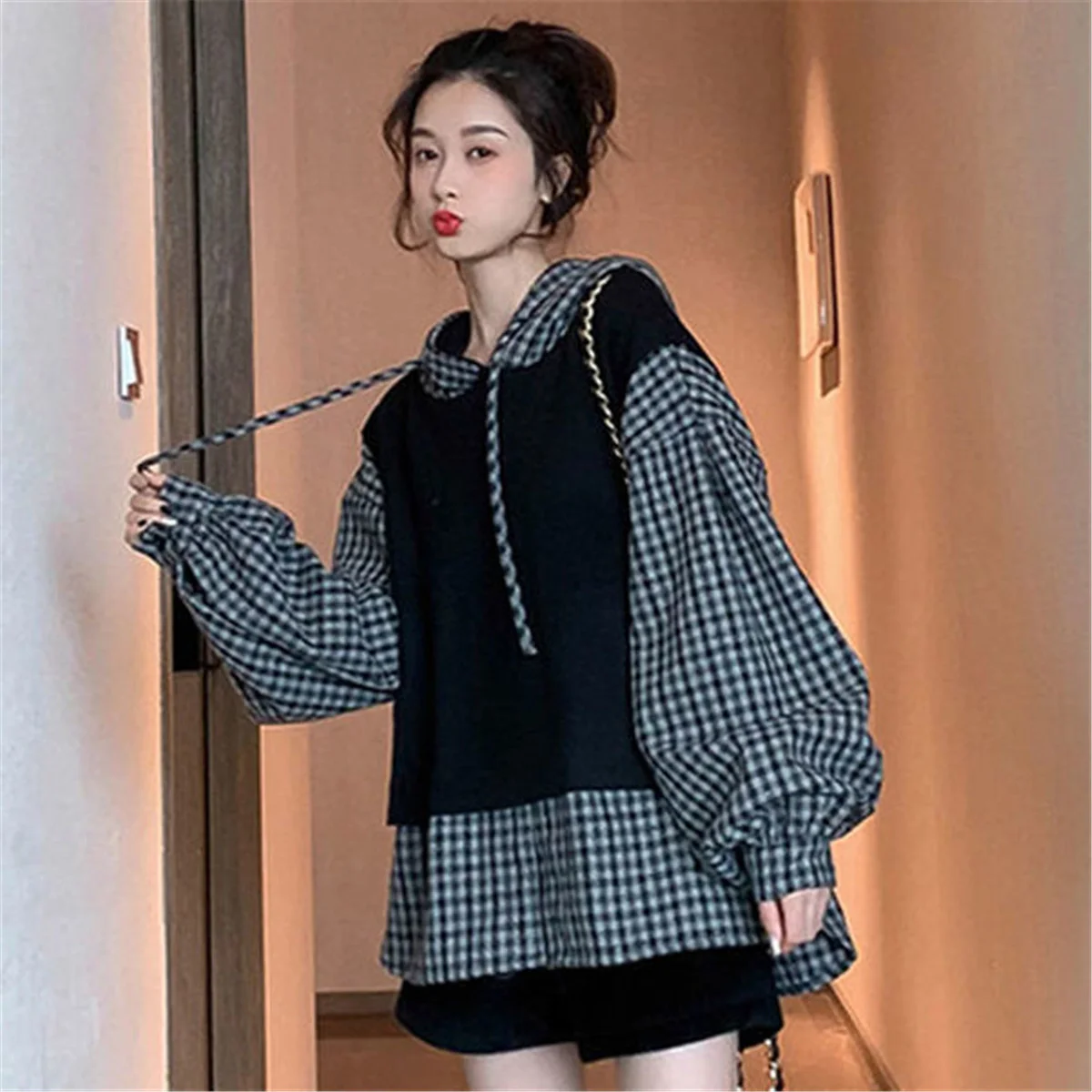 Толстовка Женская клетчатая в стиле хип-хоп
Толстовка Женская клетчатая в стиле хип-хоп