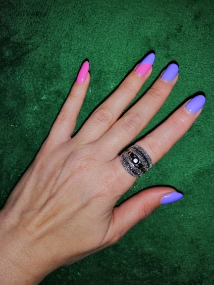 Ajojewel Best Selling Fashion Jewelry Black CZ Geometric Vintage Retro Finger Ring Women High Quality Wide Design Party Jewelry
Ajojewel Best Selling Fashion Jewelry Black CZ Geometric Vintage Retro Finger Ring Women High Quality Wide Design Party Jewelry