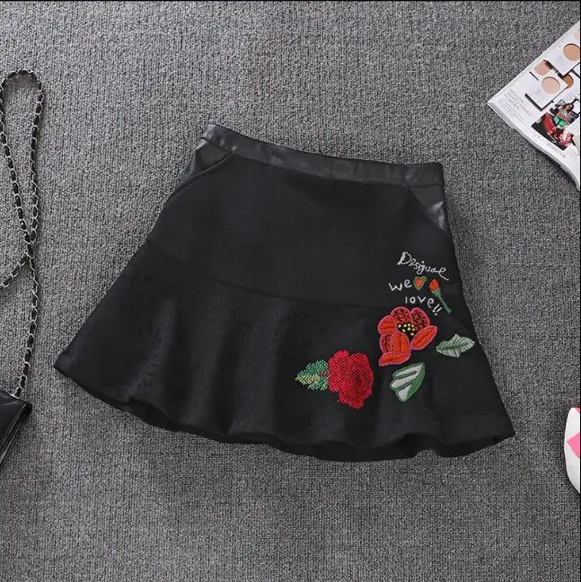 Desigual foreign trade Spanish high-end women's embroidered woolen skirt skirt skirt fashion print personality
Desigual foreign trade Spanish high-end women's embroidered woolen skirt skirt skirt fashion print personality