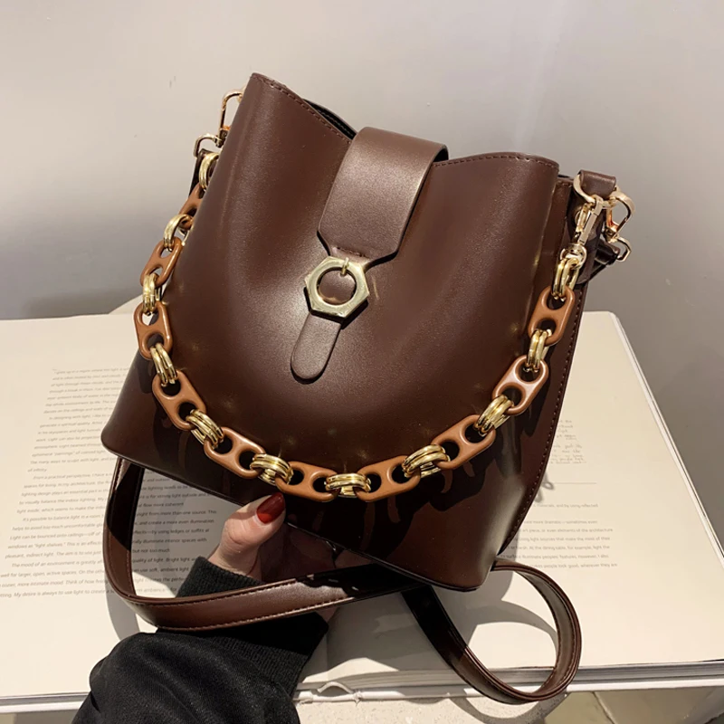 Women Shoulder Bags Small Fashion Shiny Messenger Bag For Female Chain Belt Crossbody Pack High Capacity Bucket Bag Handbags
Women Shoulder Bags Small Fashion Shiny Messenger Bag For Female Chain Belt Crossbody Pack High Capacity Bucket Bag Handbags