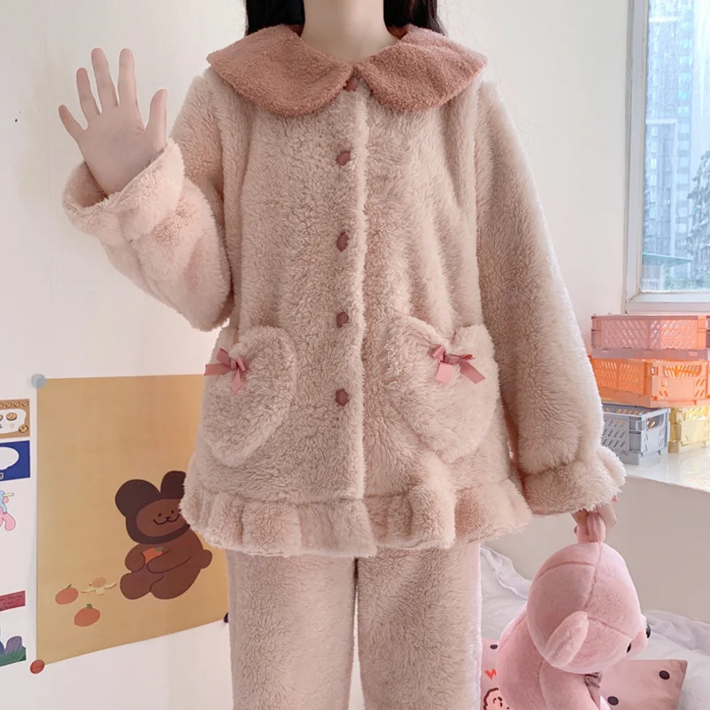 Coral Velvet Pajamas Women's Autumn and Winter Plush Thickening Can Wear 2021 New Sweet Flannel Home Clothes
Coral Velvet Pajamas Women's Autumn and Winter Plush Thickening Can Wear 2021 New Sweet Flannel Home Clothes