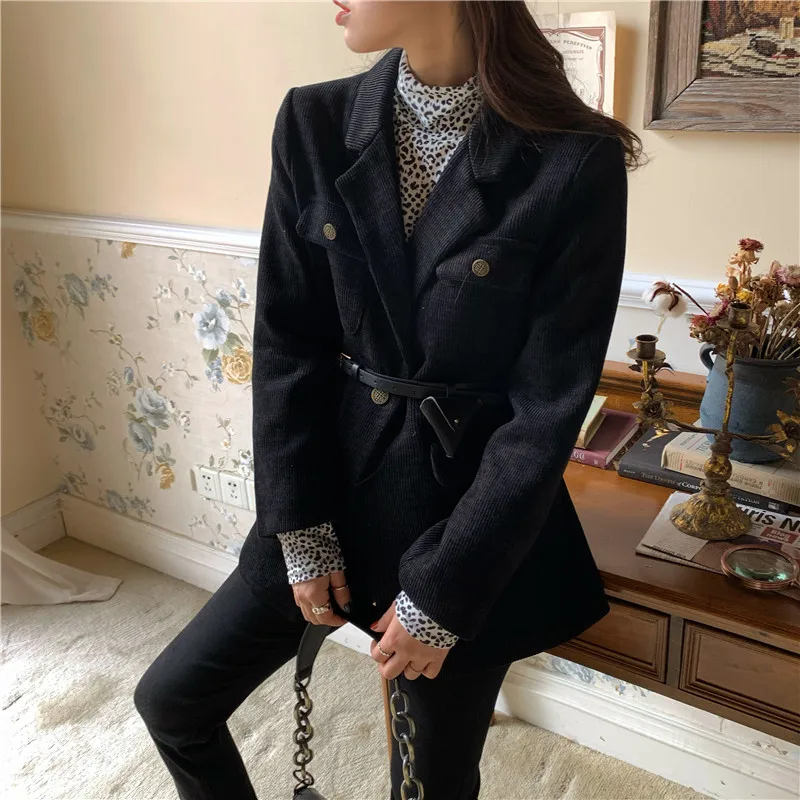 Vintage Women Corduroy Blazer jacket with belt 2020 Spring Slim Office lady Jacket blazers Female Outerwear
Vintage Women Corduroy Blazer jacket with belt 2020 Spring Slim Office lady Jacket blazers Female Outerwear