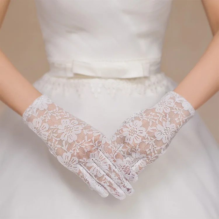 Bride wedding gloves etiquette sunscreen lace short paragraph sunscreen gloves with finger pattern mesh gloves
Bride wedding gloves etiquette sunscreen lace short paragraph sunscreen gloves with finger pattern mesh gloves