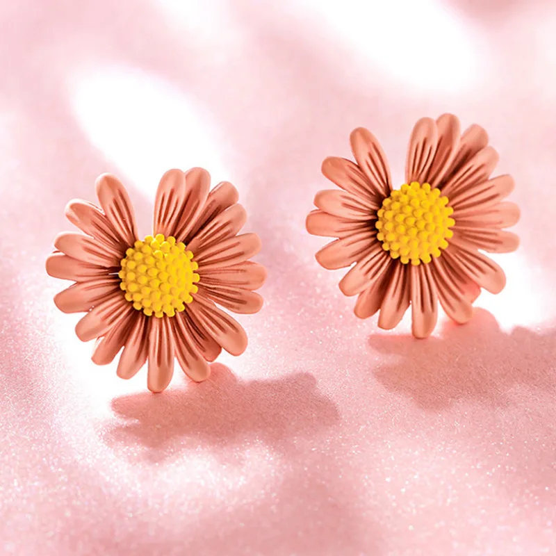 2021 Hot Style 925 Silver Needle Low Price Fashion Goods Small Daisy Stud Earrings Simple Flowers Fine Jewelry for Girls Gifts
2021 Hot Style 925 Silver Needle Low Price Fashion Goods Small Daisy Stud Earrings Simple Flowers Fine Jewelry for Girls Gifts