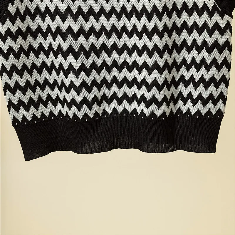 Women's V-Neck Geometric Pullover Vest Knitted Sweater Top 2021 Spring Autumn All-Match Sleeveless Waistcoat Pull Femme One Size
Women's V-Neck Geometric Pullover Vest Knitted Sweater Top 2021 Spring Autumn All-Match Sleeveless Waistcoat Pull Femme One Size
