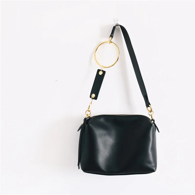 2021 new round pillow bag fresh and sweet leather cowhide shoulder diagonal portable Korean bag women
2021 new round pillow bag fresh and sweet leather cowhide shoulder diagonal portable Korean bag women