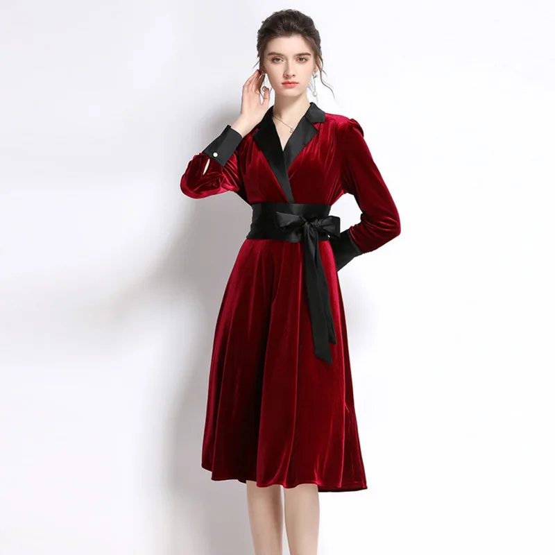 Suit dress women's 2021 autumn new style temperament Lapel contrast medium length waist band velvet A-line skirt
Suit dress women's 2021 autumn new style temperament Lapel contrast medium length waist band velvet A-line skirt