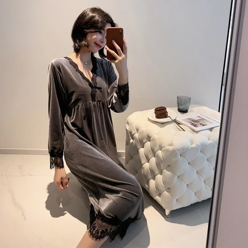 Sexy Casual V-Neck Winter Night Dress Women Gold Velvet Warm Spring Nightgowns Long Sleeve Loose Sleepwear Home Clothes X168
Sexy Casual V-Neck Winter Night Dress Women Gold Velvet Warm Spring Nightgowns Long Sleeve Loose Sleepwear Home Clothes X168