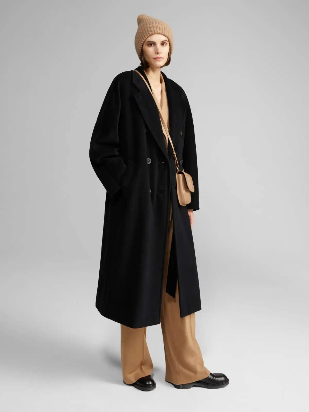 Max Camel Reversible Cashmere Coat Mid-length Double-breasted Loose-fitting Tweed Jacket 2022 Spring Winter Woman 101801
Max Camel Reversible Cashmere Coat Mid-length Double-breasted Loose-fitting Tweed Jacket 2022 Spring Winter Woman 101801