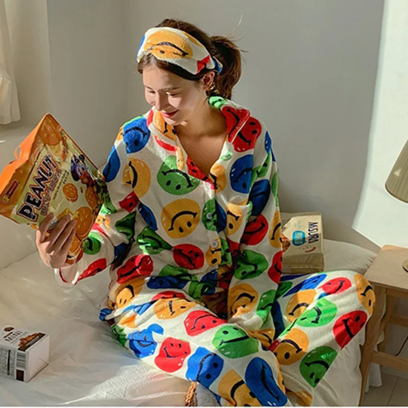 Kawaii Smiley Winter Pajamas Set Women Colorful Two Piece Home Suit Thicken Single Breasted Shirts + Trousers Set Sleepwear 2021
Kawaii Smiley Winter Pajamas Set Women Colorful Two Piece Home Suit Thicken Single Breasted Shirts + Trousers Set Sleepwear 2021