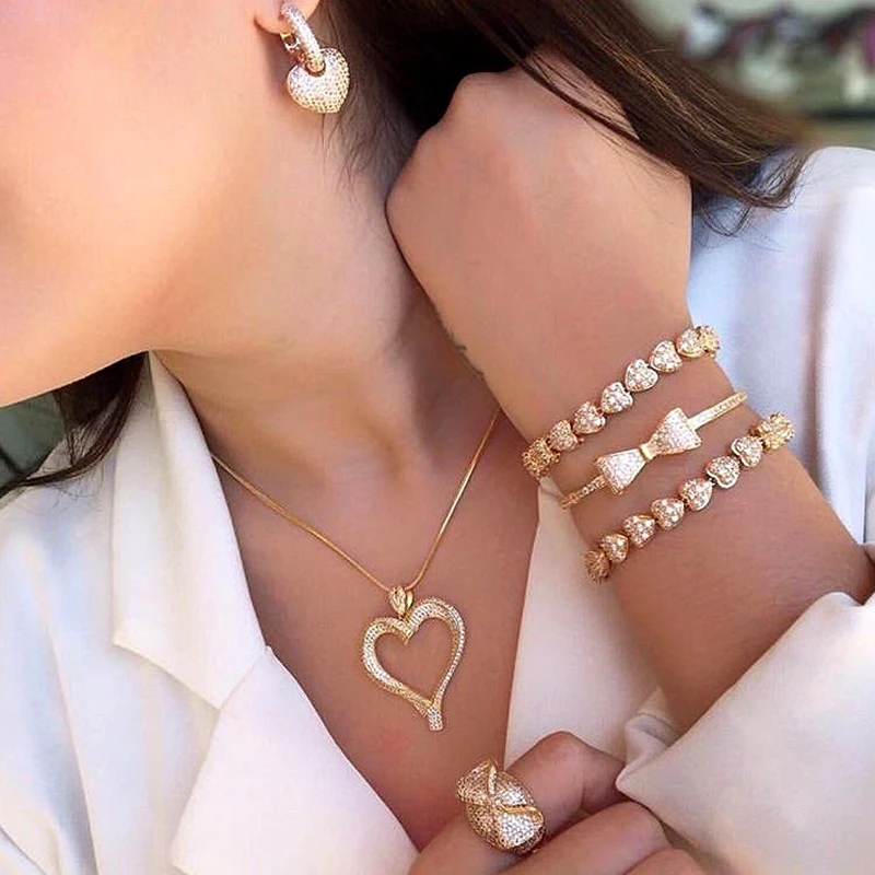 Luxury Heart shape Bracelet Full Mirco Paved Cubic Zirconia Gold/silver Color Copper Bracelets Bangles For Women party Jewelry
Luxury Heart shape Bracelet Full Mirco Paved Cubic Zirconia Gold/silver Color Copper Bracelets Bangles For Women party Jewelry