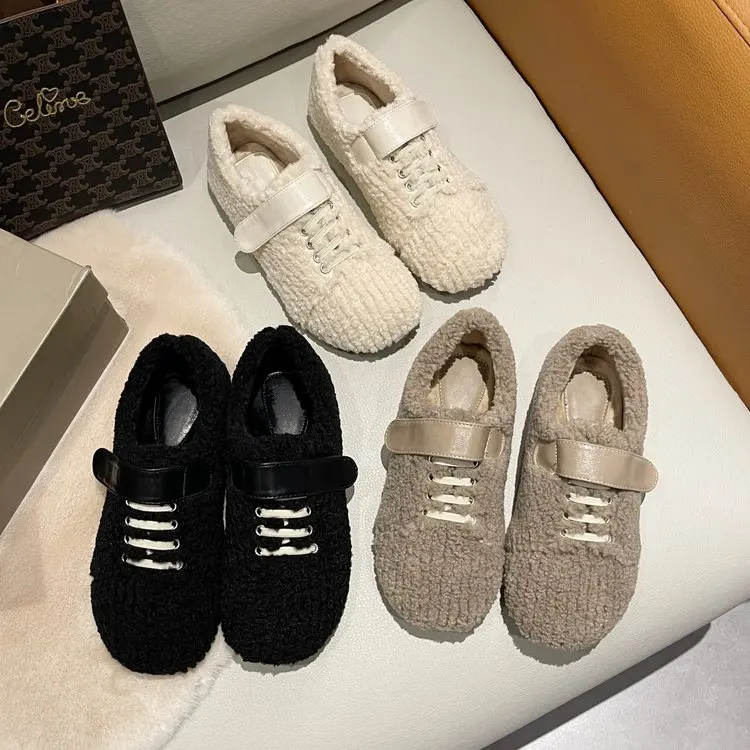 2021 Hook&Loop lamb fur flats woman warm winter cotton shoes women comfy plush moccasins femme cross-tied furry fleeces loafers
2021 Hook&Loop lamb fur flats woman warm winter cotton shoes women comfy plush moccasins femme cross-tied furry fleeces loafers