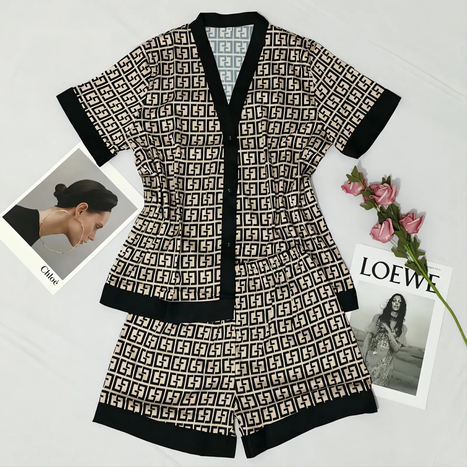 Women's Pajamas Set Luxury Fashion Cross Letters Print Short Sleeve Sleepwear Silk Like Leisure Home Clothes Nightwear
Women's Pajamas Set Luxury Fashion Cross Letters Print Short Sleeve Sleepwear Silk Like Leisure Home Clothes Nightwear