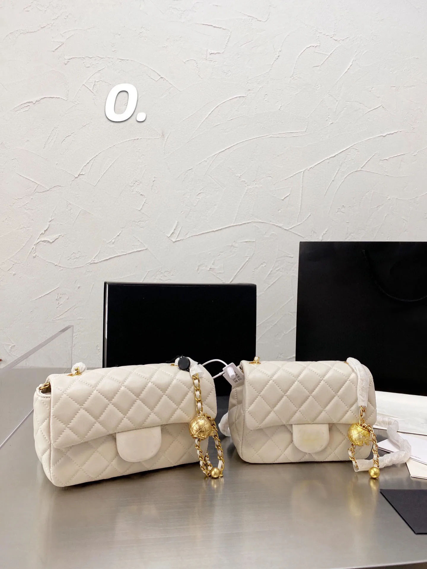 104426 27 New women's classic Lingge chain bag Single Shoulder Bag Messenger Bag
104426 27 New women's classic Lingge chain bag Single Shoulder Bag Messenger Bag