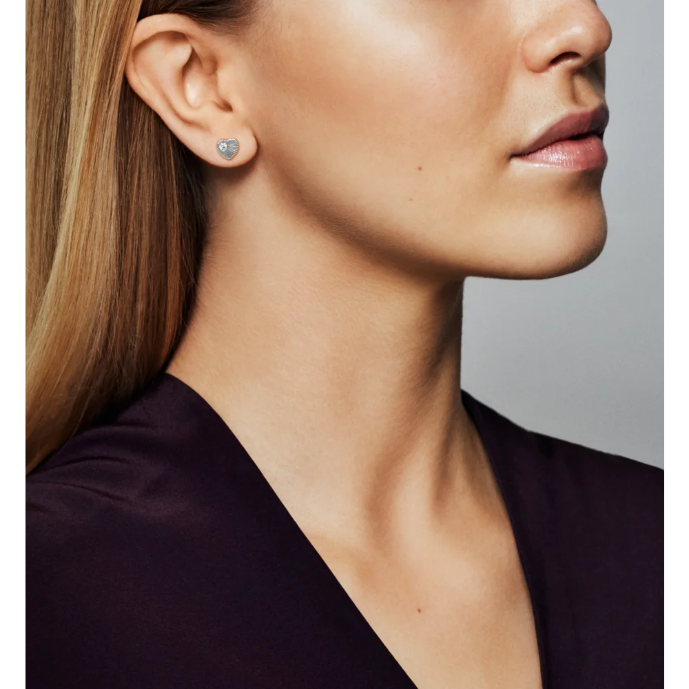 NEW 925 Sterling Silver stripe Heart-shaped Ear studs Hot Sale Fashion Jewelry Suitable for Women To Wear
NEW 925 Sterling Silver stripe Heart-shaped Ear studs Hot Sale Fashion Jewelry Suitable for Women To Wear