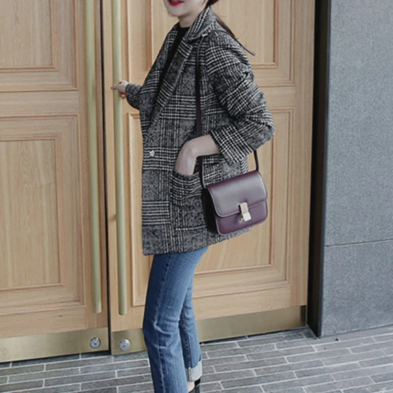 Women Stylish Notched Collar Plaid Blazer Elegant Single Button Long Sleeve Female Suit Jacket 2021 Winter Casual Loose Outwear
Women Stylish Notched Collar Plaid Blazer Elegant Single Button Long Sleeve Female Suit Jacket 2021 Winter Casual Loose Outwear
