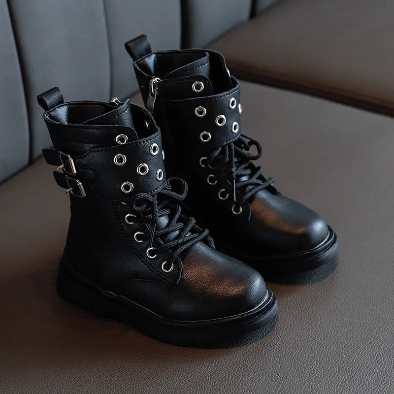 2020 Winter Girl White Leather Shoes Children's Fashion Retro Flat Boots Waterproof Kids Ankle Booties Boys Boys Casual Boots
2020 Winter Girl White Leather Shoes Children's Fashion Retro Flat Boots Waterproof Kids Ankle Booties Boys Boys Casual Boots
