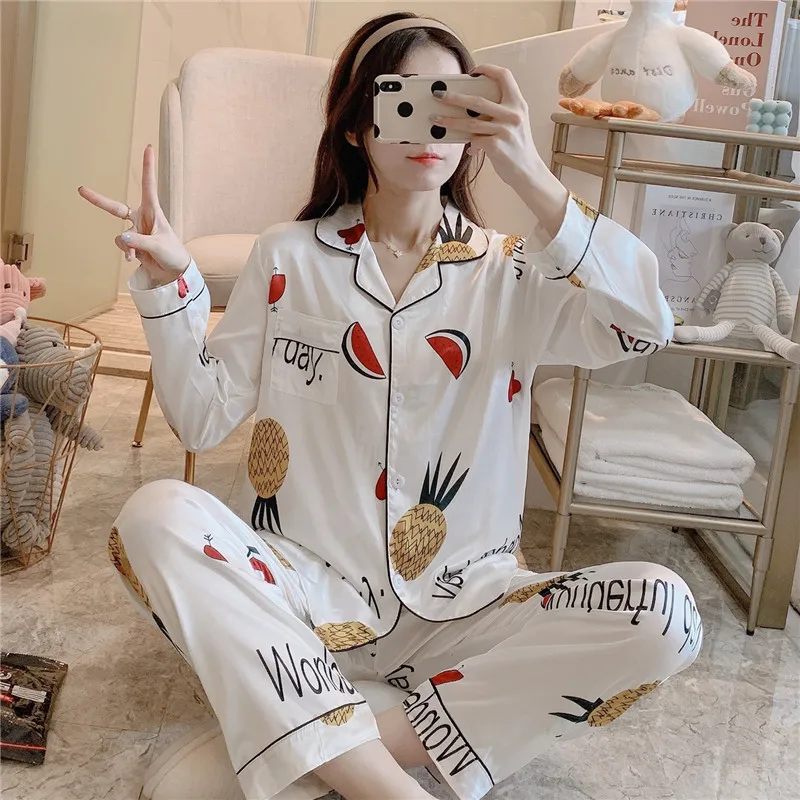 2021 New Autumn Casual Soft Pajamas Set Women Girls Silk Satin Printed Sleepwear Long Sleeve Tops+ Pants 2 Pieces Set Nightwear
2021 New Autumn Casual Soft Pajamas Set Women Girls Silk Satin Printed Sleepwear Long Sleeve Tops+ Pants 2 Pieces Set Nightwear