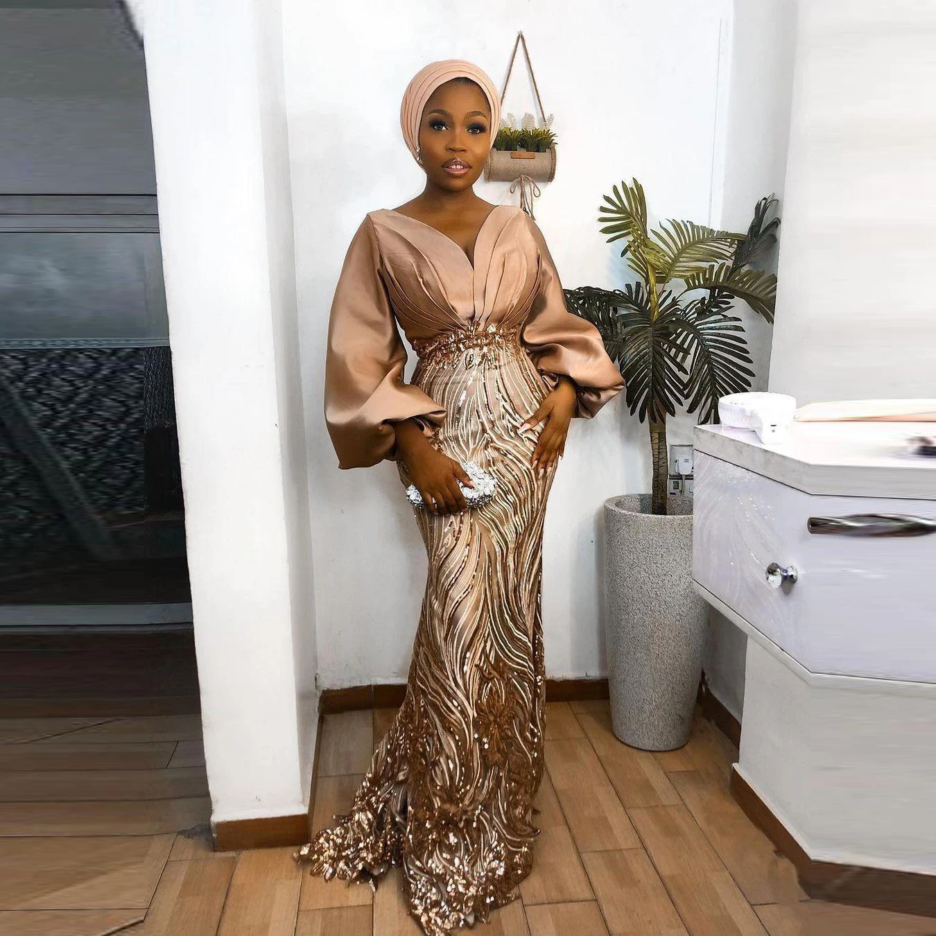 Aso Ebi Formal Evening Dresses V Neck Puffy Sleeves Long Sequiins Appliques Mermaid Prom Dress African robes de soirée 
Aso Ebi Formal Evening Dresses V Neck Puffy Sleeves Long Sequiins Appliques Mermaid Prom Dress African robes de soirée