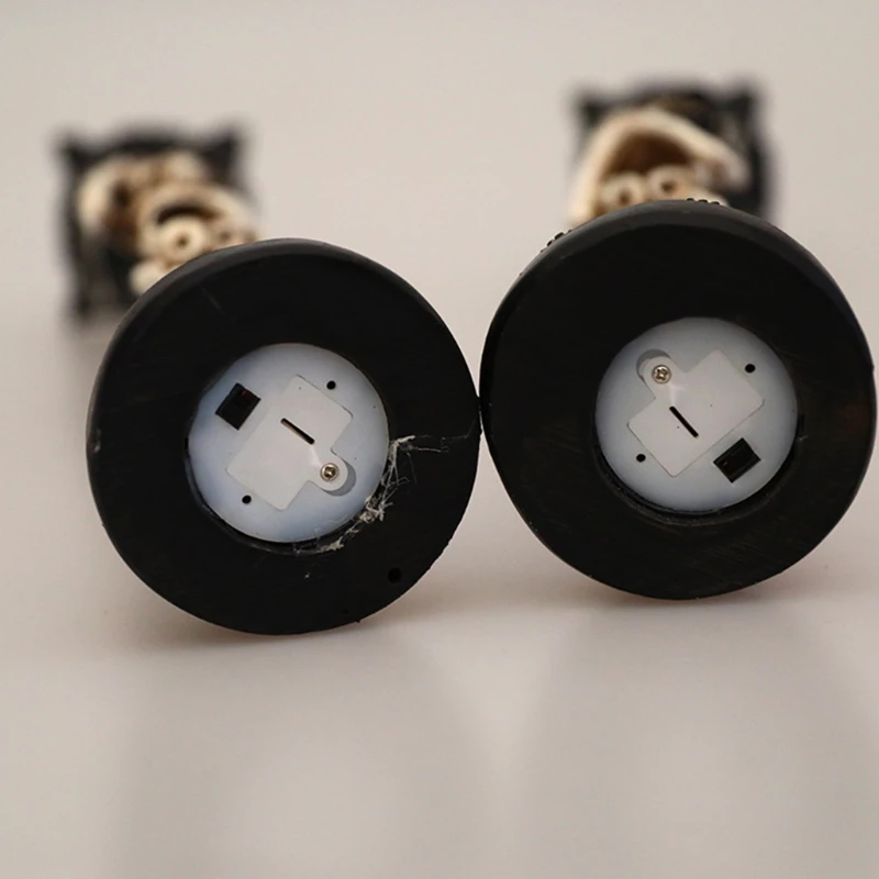 Q0KF 2Pcs Halloween Skull Skeleton Candle Holder LED Light Vintage Villages Miniature Ghost Street Lamp Home Party Decoration 
Q0KF 2Pcs Halloween Skull Skeleton Candle Holder LED Light Vintage Villages Miniature Ghost Street Lamp Home Party Decoration