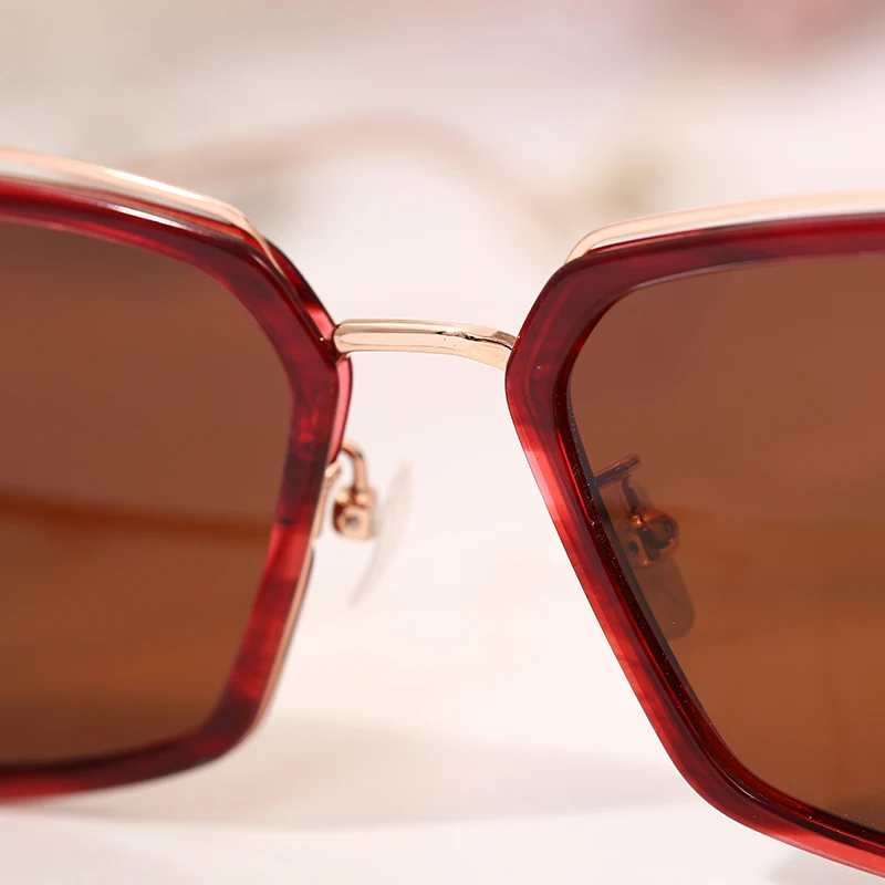 Red Fashion Wrap Square Frame Retro Decorative Photochromic Sunglasses Women Men Stripe Pattern Frame Sunglasses For Adults
Red Fashion Wrap Square Frame Retro Decorative Photochromic Sunglasses Women Men Stripe Pattern Frame Sunglasses For Adults