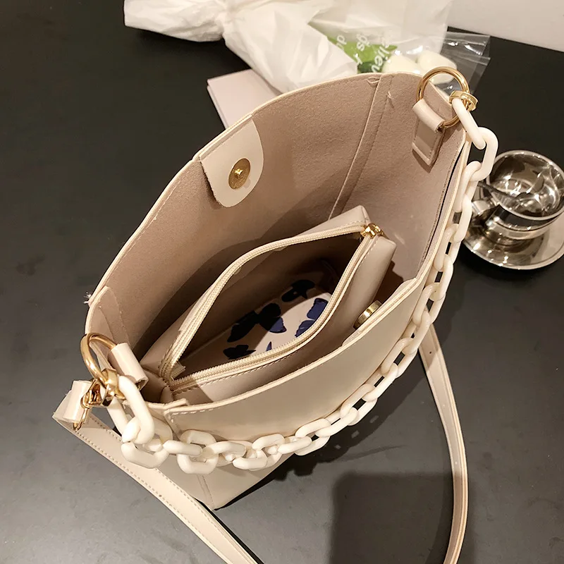 Trendy PU Leather Bucket Bags for Women 2021 Fashion Branded Crossbody Shoulder Hand Totes Bag Lady Summer Handbags and Purses 
Trendy PU Leather Bucket Bags for Women 2021 Fashion Branded Crossbody Shoulder Hand Totes Bag Lady Summer Handbags and Purses