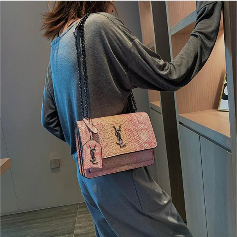 Famous Brand lady Snake Pattern Totes Bag fashion Female Bag Women Wild shoulder Messenger Bag Leather handbag beach phone Bags
Famous Brand lady Snake Pattern Totes Bag fashion Female Bag Women Wild shoulder Messenger Bag Leather handbag beach phone Bags