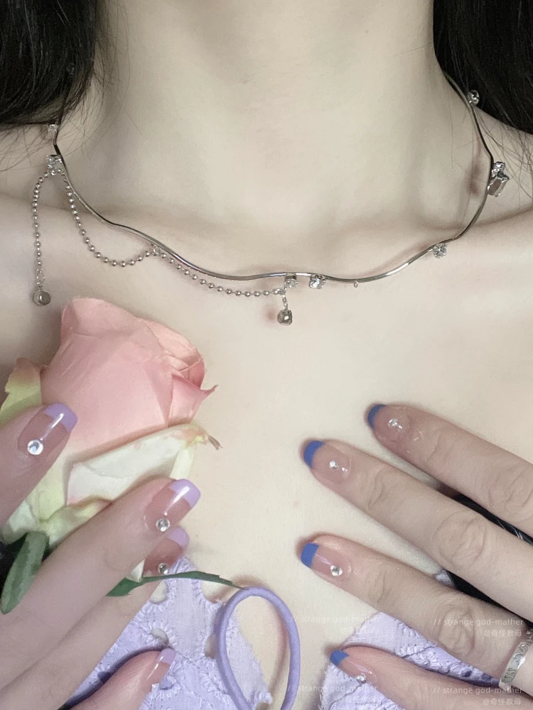 Antique Style Exotic Headdress Forehead Diamond Headband Internet Celebrity 2021new Women's Personalized Necklace Clavicle Chain
Antique Style Exotic Headdress Forehead Diamond Headband Internet Celebrity 2021new Women's Personalized Necklace Clavicle Chain