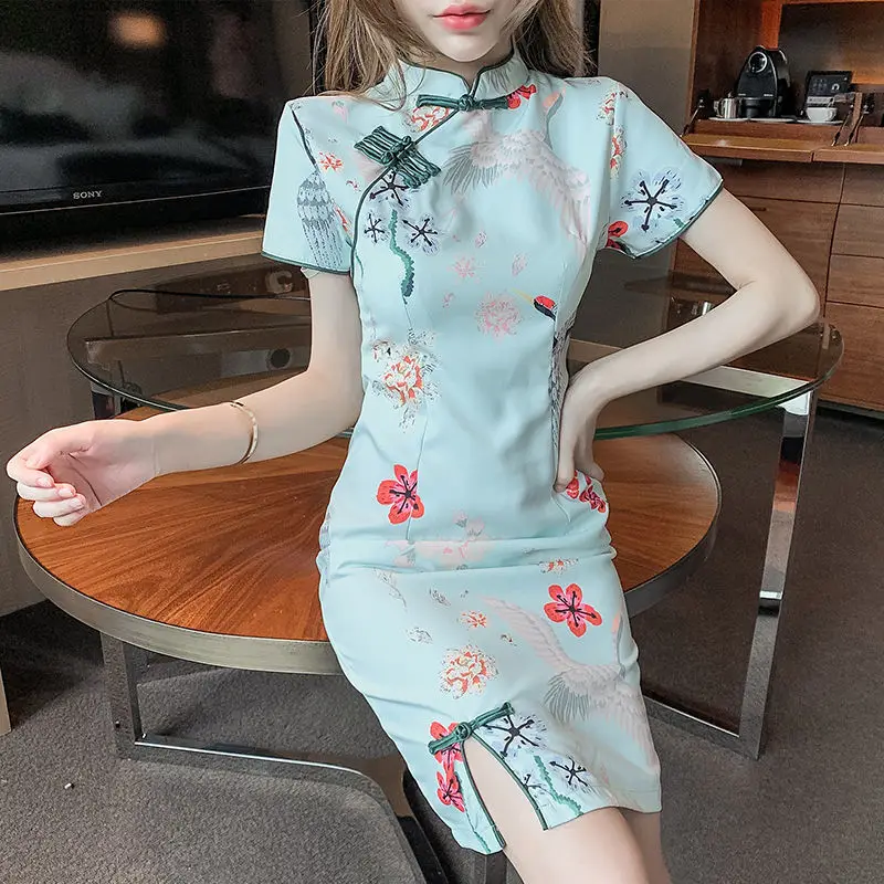 For Summer Women's Dress Slim Stand Collar Short Sleeve A-Line Women's Dress Chinese Cheongsam Fashion Ladies Dress SS3355
For Summer Women's Dress Slim Stand Collar Short Sleeve A-Line Women's Dress Chinese Cheongsam Fashion Ladies Dress SS3355