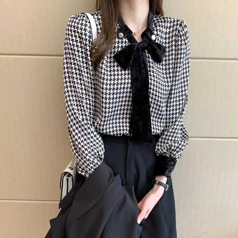 Plaid shirt women spring 2021 new retro Hong Kong style design sense ethnic goddess style long-sleeved jacket
Plaid shirt women spring 2021 new retro Hong Kong style design sense ethnic goddess style long-sleeved jacket